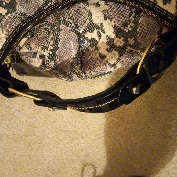 Dooney & Bourke Niki Bag - Picture 5 of 16